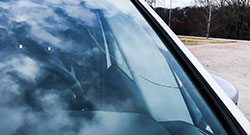 Kan en mötande bilist hållas ansvarig för stenskottet?